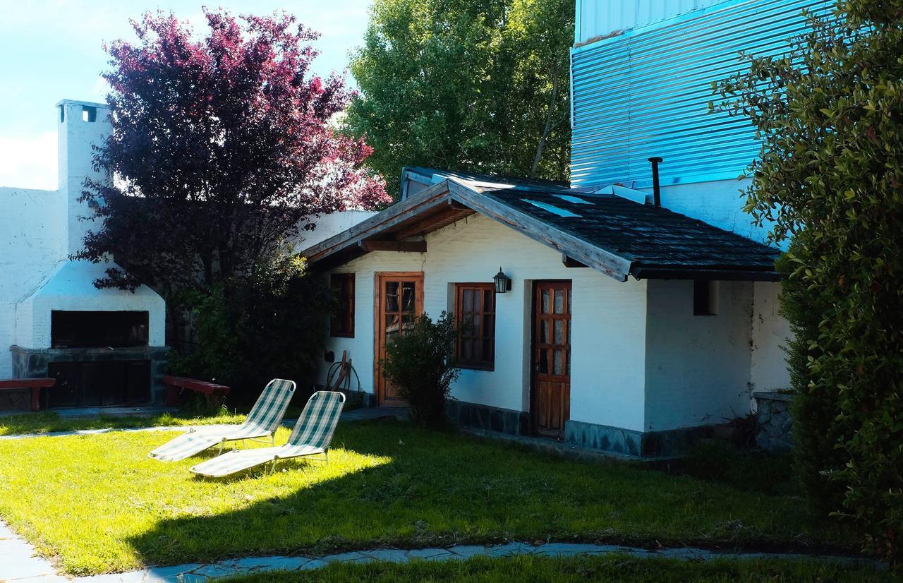 Universal Traveller'S Hostel San Carlos de Bariloche Exterior photo